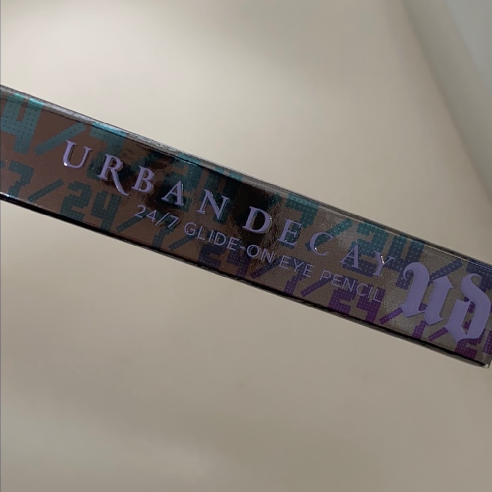 Urban decay black eyeliner 24/7 glide on